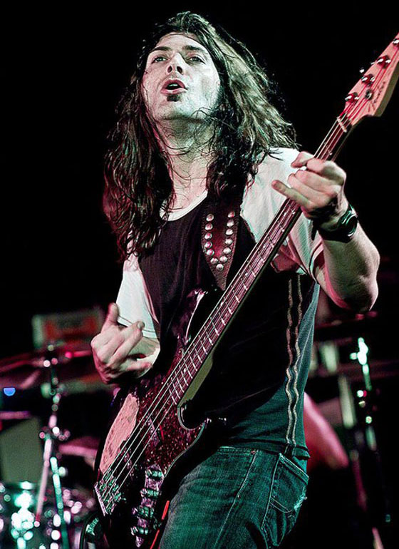 PAULAMULE MICHAEL DEVIN será el nuevo bajista de WHITESNAKE